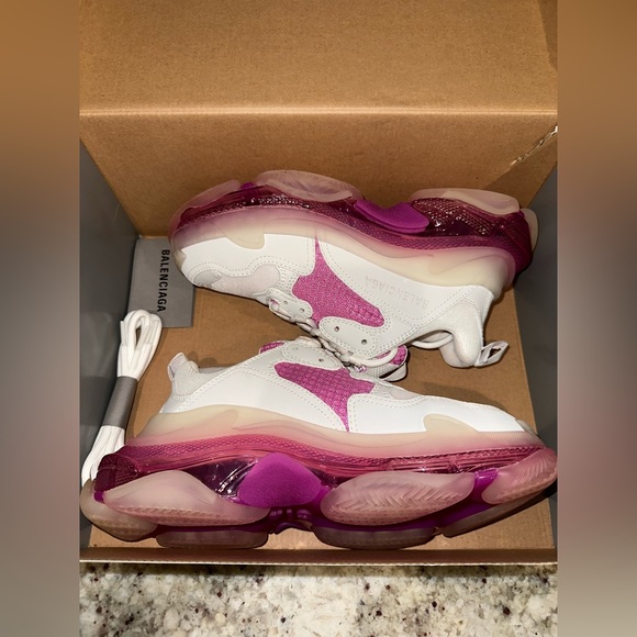 Balenciaga Women’s Triple S - Picture 6 of 11